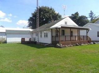 409 Second St, Howe, IN 46746