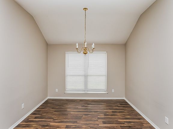 4th image of 346 Mesquite Hill Dr