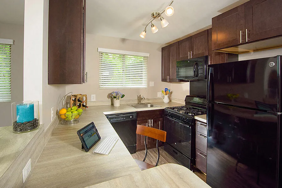Stevenson Lane Apartments — Photo 1