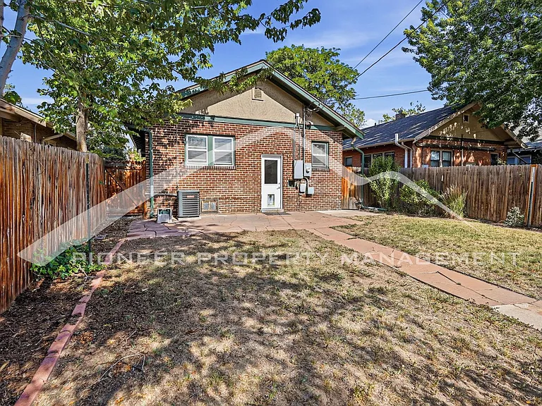 427 S Washington St — Photo 28