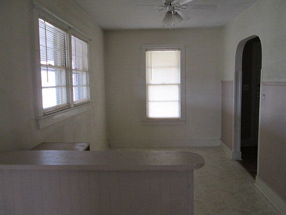 4th image of 109 N Highland Ave