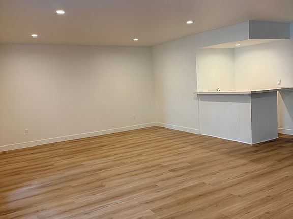 3rd image of 4304 Babcock Ave #103