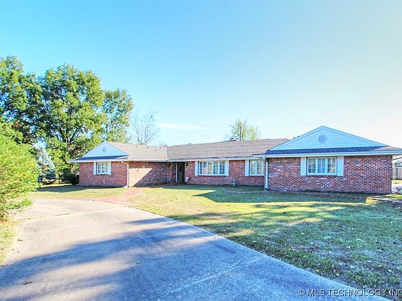 2nd image of 723 Country Club Dr