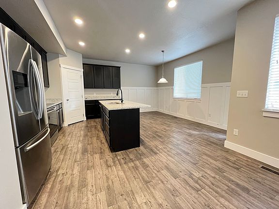 3rd image of 4417 W Lower Meadow Dr