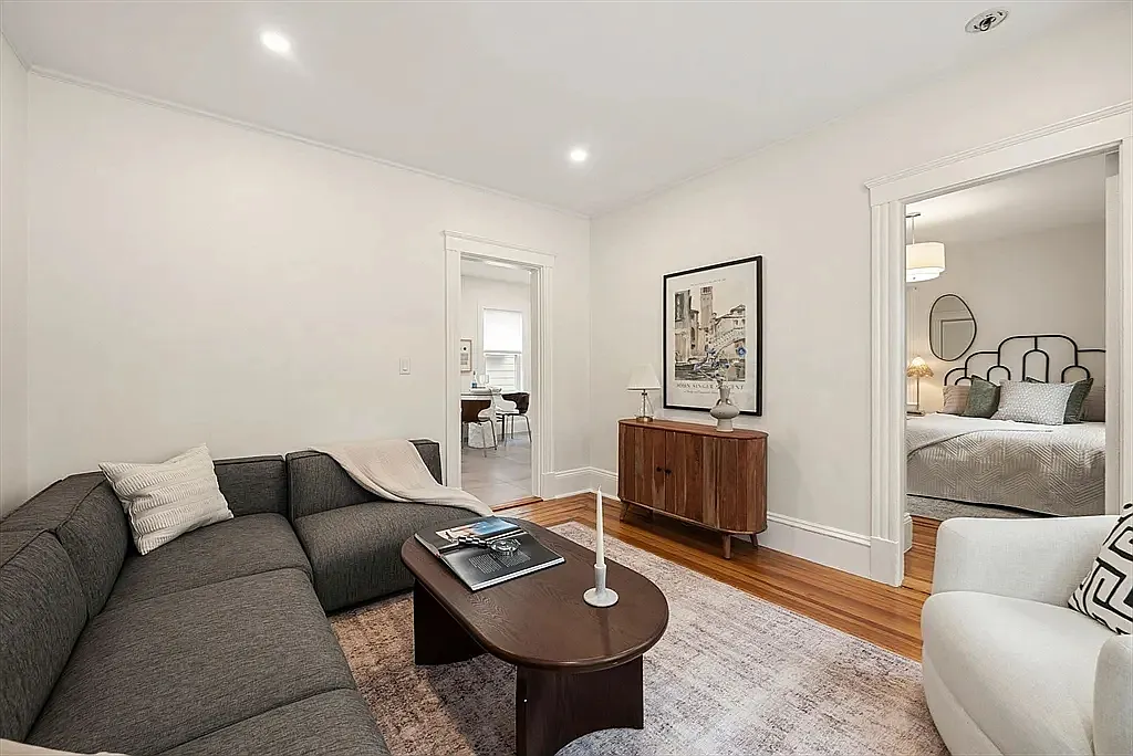 2 bed, 1050 sqft, $4,000 — Photo 4