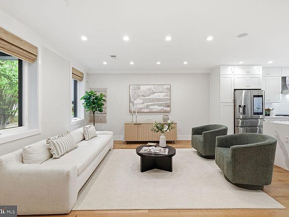 4th image of 4019 Illinois Ave NW Floor 2