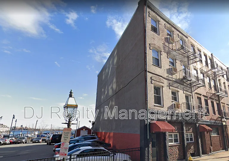 307-309 North St #7 — Photo 11