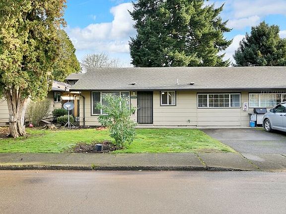 2nd image of 740 SE Cedar St #746-08