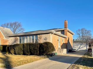 3846 Howard St, Skokie, IL 60076