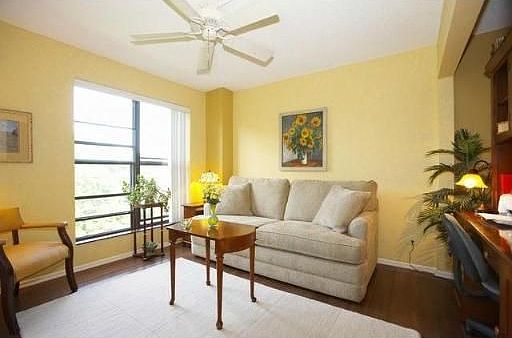 5th image of 511 Aurora Ave APT 517