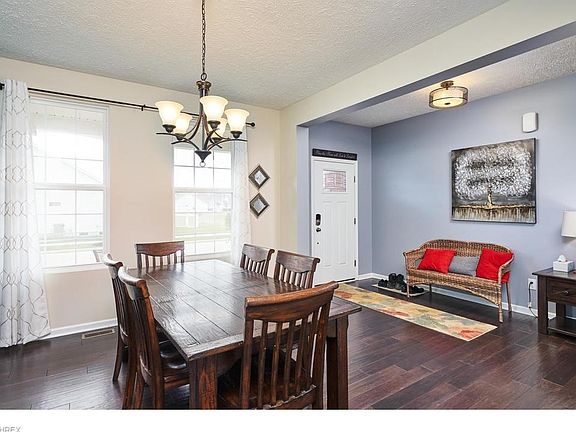 5th image of 1556 Scarborough Dr