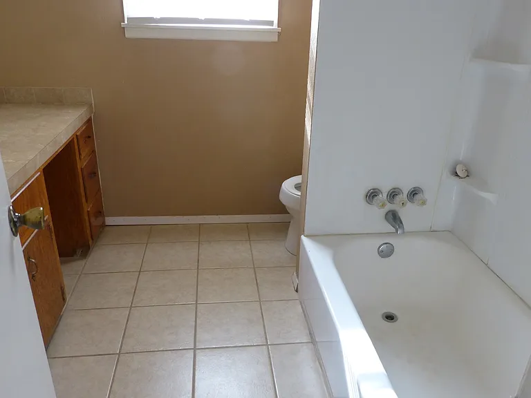 703 Dixie Dr — Photo 11