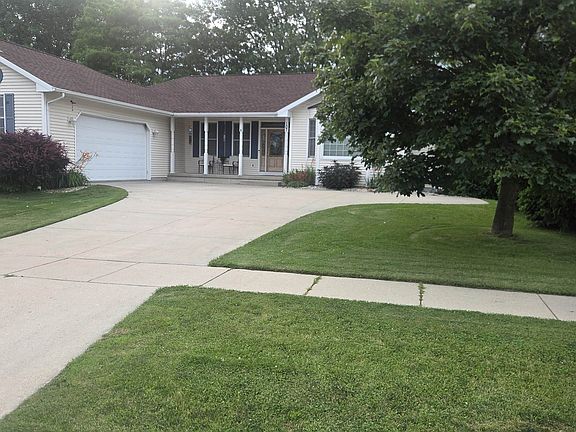 2nd image of 107 Lazy Lake Dr