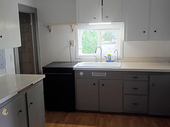 4th image of 31 N McLean Rd
