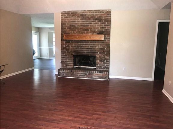 3rd image of 2802 Manzano Ct