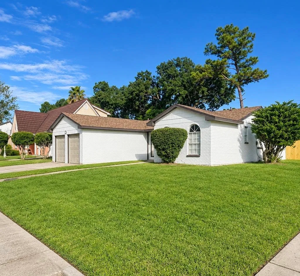 3 bed, 1700 sqft, $2,200 — Photo 2