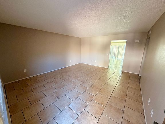4th image of 4401 N 53rd Ln APT 2