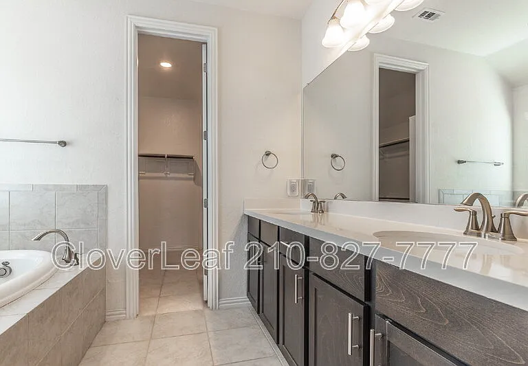 1322 Cool River Ct — Photo 18