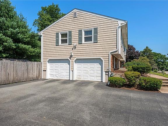 3rd image of 28 Juniper Dr