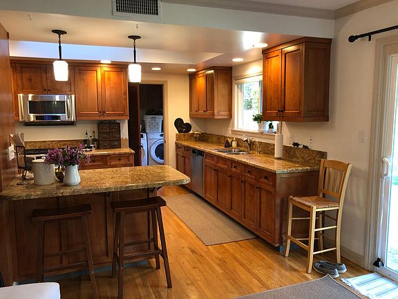 5th image of 934 Barcelona Dr