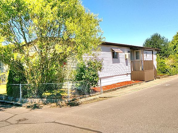 3rd image of 300 SW 7th Ave Unit 907