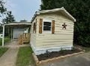 39 Cedar Ln, Wales, MA 01081