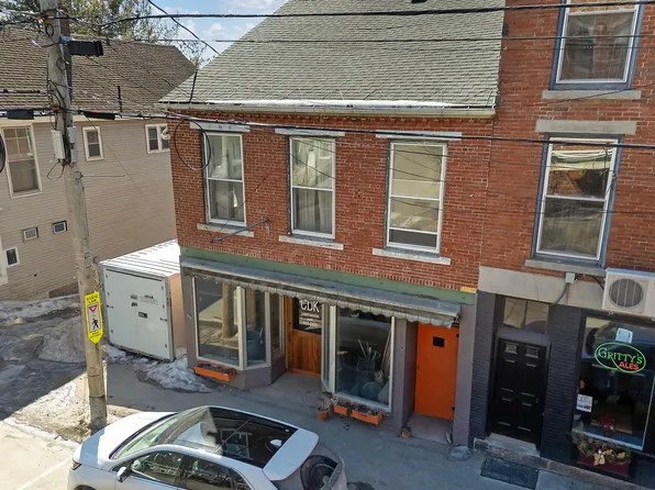 17 Friendship Road, Waldoboro, ME 04572