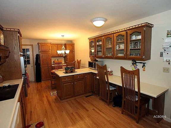 5th image of 531 Debbie Dr