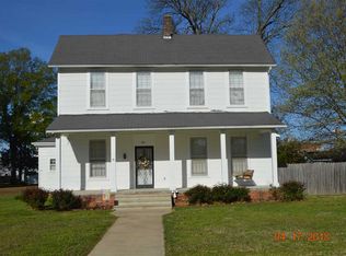 425 Locust St, Marks, MS 38646