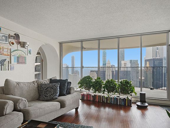 4th image of 300 N State St APT 5306