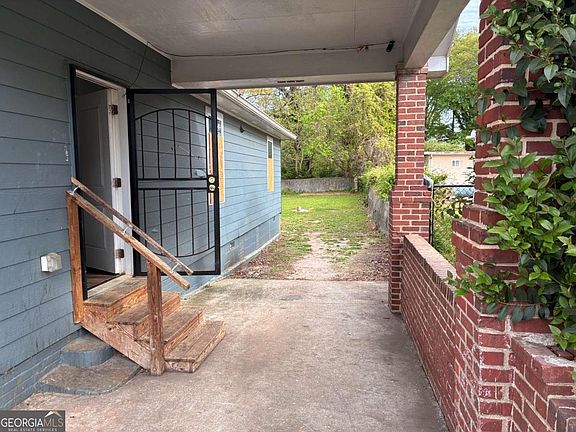 3rd image of 1429 Venetian Dr SW