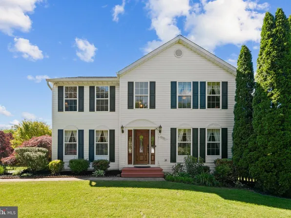 3221 Niklin Dr, Westminster, MD 21157