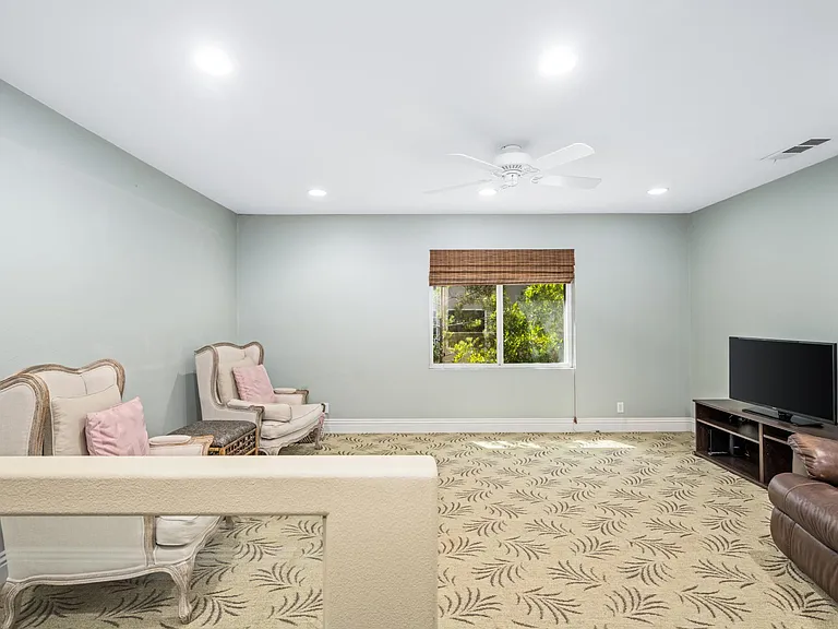 8212 E White Fir Ln — Photo 30