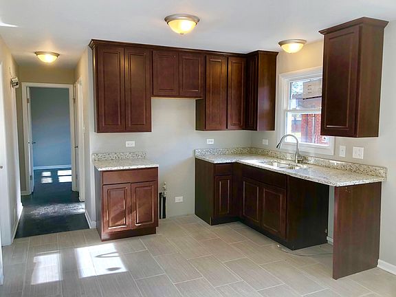 5th image of 10733 S Kedzie Ave