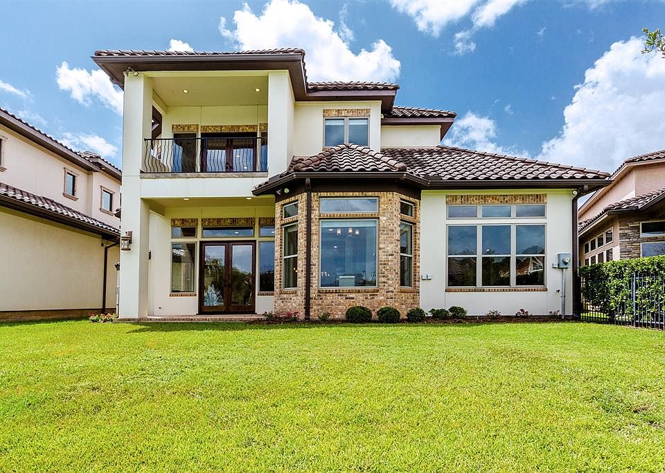 2nd image of 5611 Waters Landing Ln