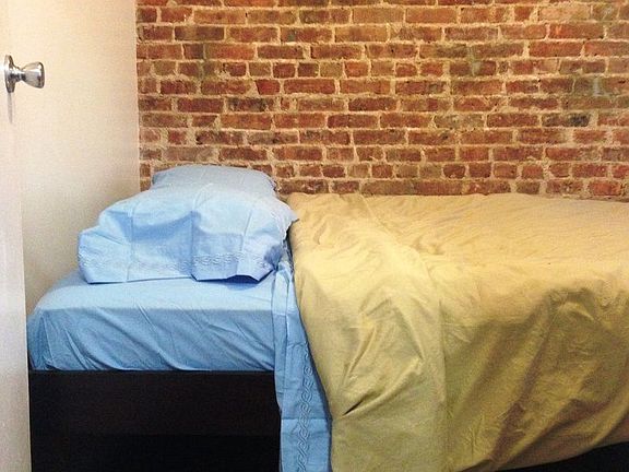 5th image of 315 W 77th St APT 4B