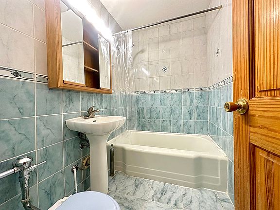 5th image of 2626 Homecrest Ave APT 1U