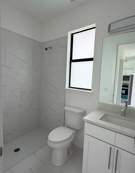 496 Loretta Blvd — Photo 10