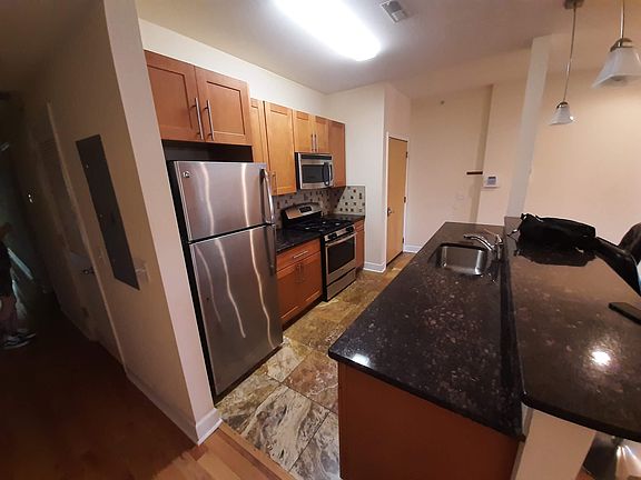 3rd image of 2835 W Girard Ave #4B