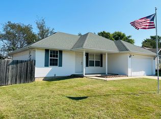 200 Kingsley Dr, Monett, MO 65708