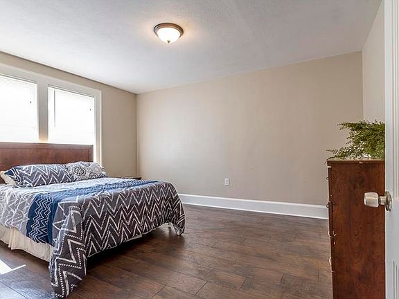 4th image of 5517 15th Ave S