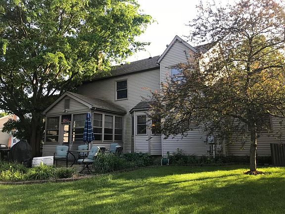 4th image of 824 Summertree Ln