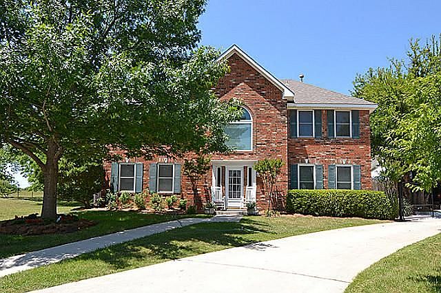 1st image of 627 Savanna Dr