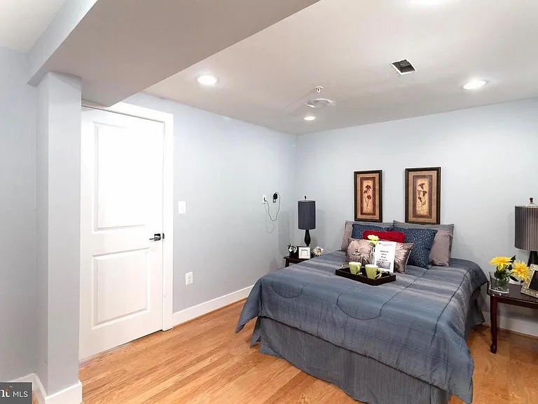 225 Bryant St NE #B — Photo 4