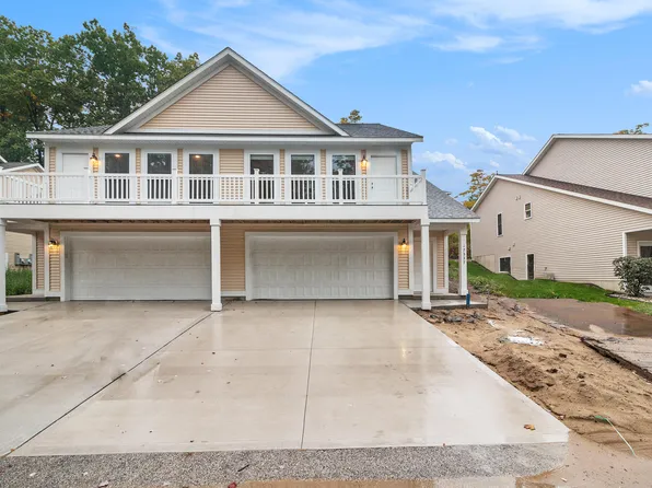 17557 Beechwood Ln, Spring Lake, MI 49456