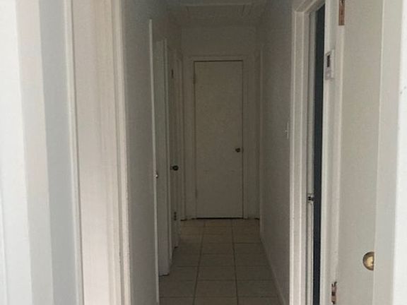 4th image of 301 Legg Dr