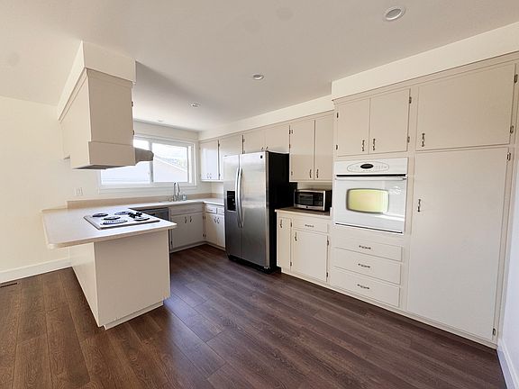 5th image of 126 Coral Dr