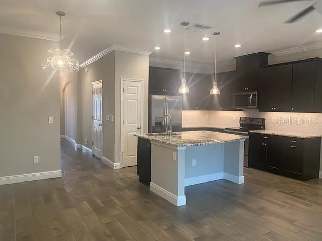 1114 Coral Ln — Photo 9