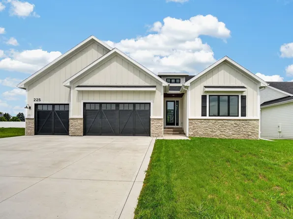 225 NW Woodmoor Dr, Waukee, IA 50263