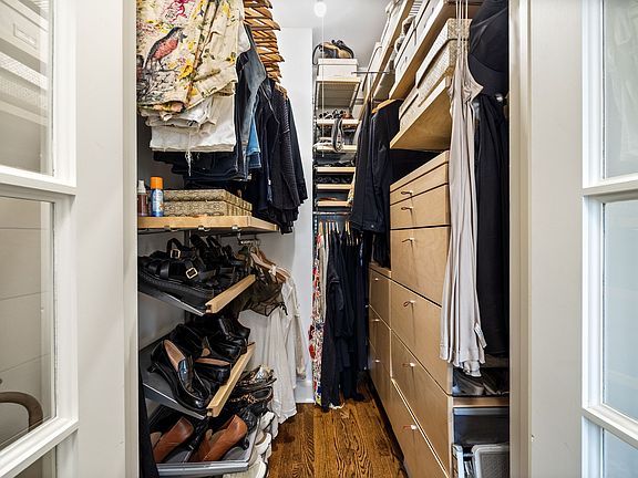 5th image of 1366 N Dearborn Pkwy #7B